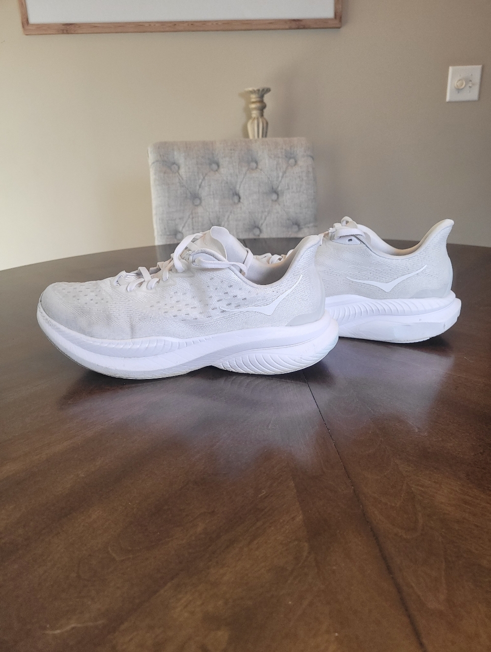 Hoka One one MACH 6 Women’s Lightweight White Running Sneakers. Size 11B